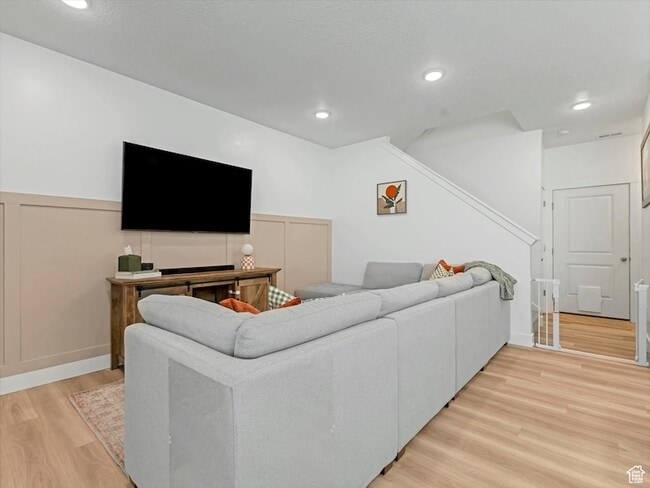 Building Photo - 895 N 1280 E