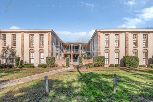 Building Photo - Charming 2/1.5 Apartment in Midtown!