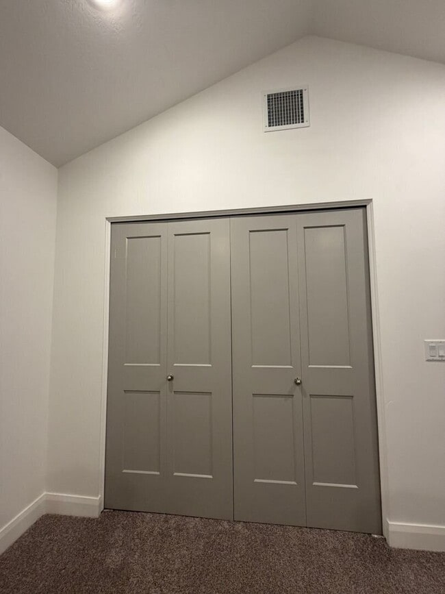 Building Photo - 237 E 960 N