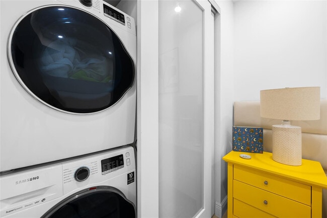 Building Photo - 5100 N Ocean Blvd