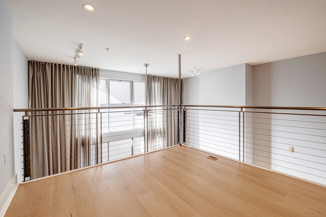 Building Photo - 68 Harriet St