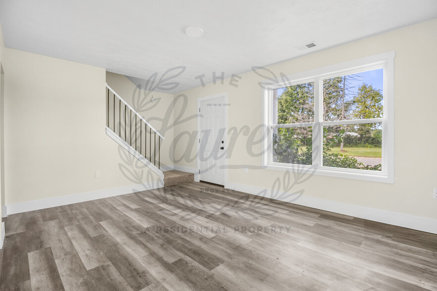 Building Photo - 453 S Laurel Rd