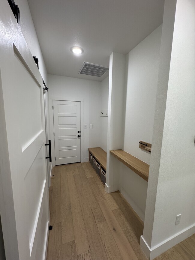 Building Photo - 4453 Cedar Creek Rd