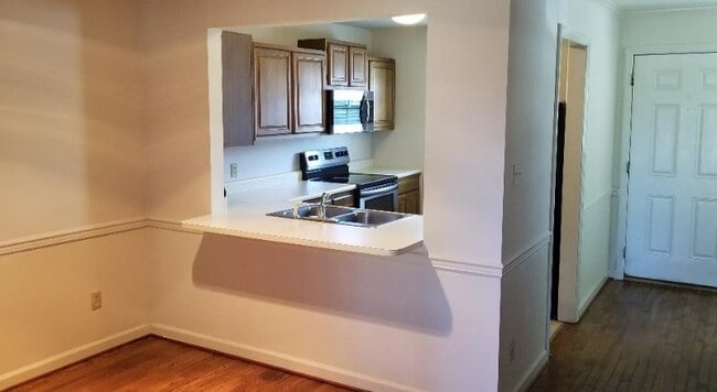 Building Photo - 461 Bramblewood Ln
