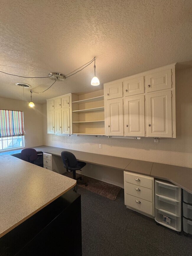 Building Photo - 4210 Catalpa Ln