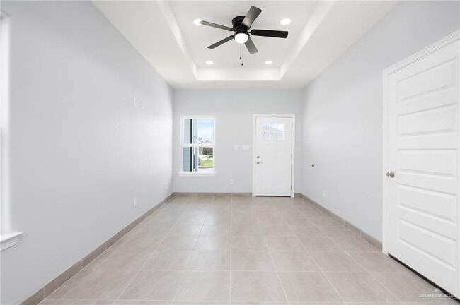 Building Photo - 2222 N Vly Cir