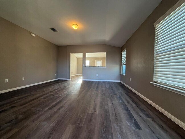 Building Photo - 18017 Busby Dr