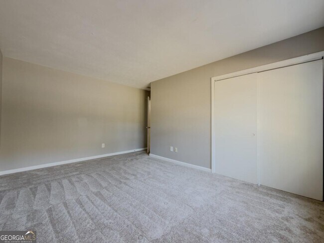 Building Photo - 518 Barbashela Cir