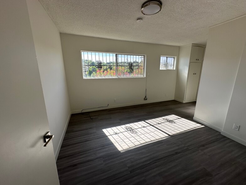 Building Photo - 4785 Don Miguel Dr