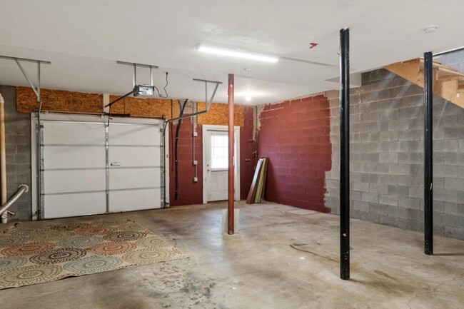 Building Photo - 2101 Cherokee Rd #8