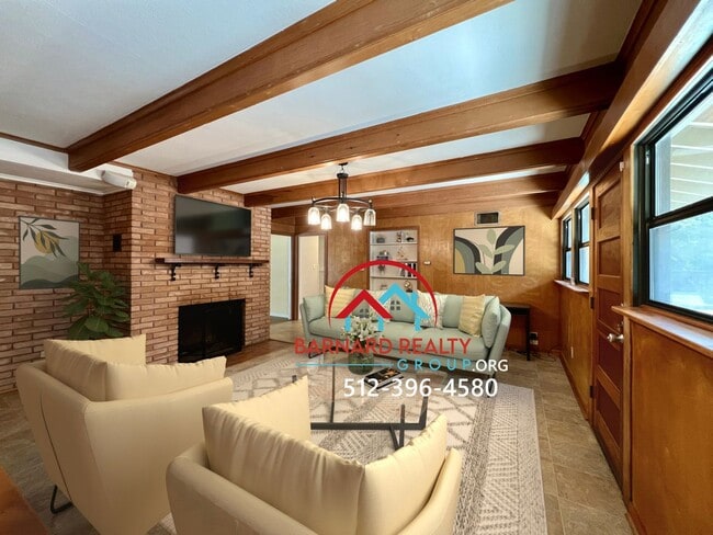 Building Photo - Charming 1970s home with mini original fea...
