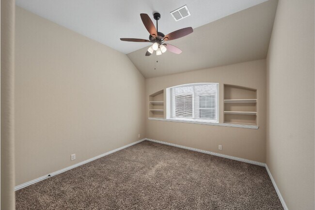 Building Photo - 504 Ridgewater Trail