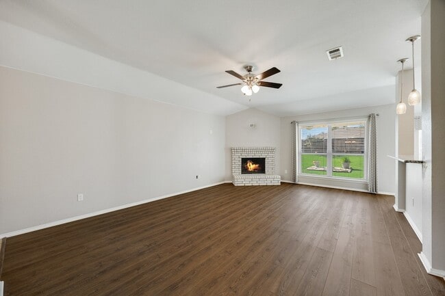 Building Photo - 2271 Fieldcrest Dr