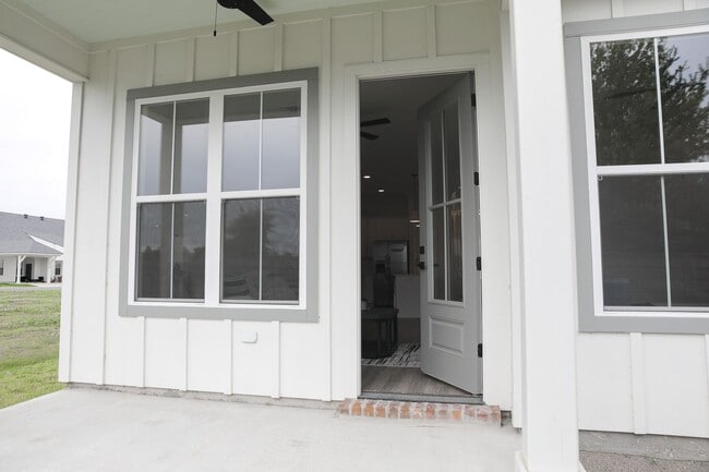 Building Photo - Brand New Single Story Furnished Townhome!
