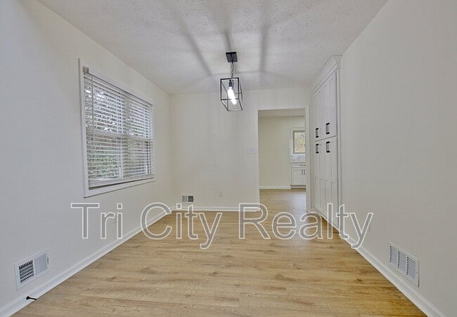 Building Photo - 150 Drennan Dr