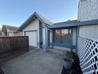 Building Photo - North Merced Near the college-Spacious 2-Bedroom Duplex Retreat: Modern Comfort with 2 Full Baths...
