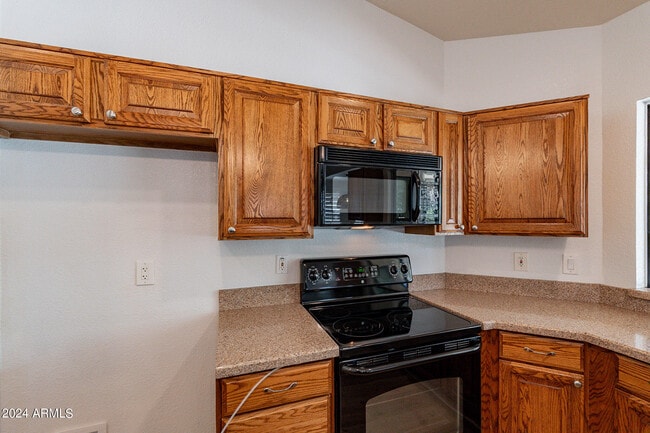 Building Photo - 1449 W Antiqua Dr