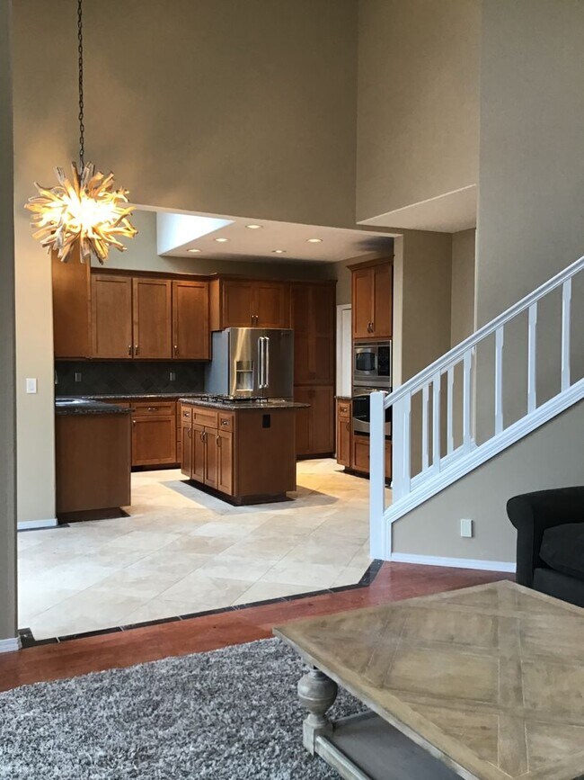 Building Photo - For Rent - Exceptional Murrayhill Location...