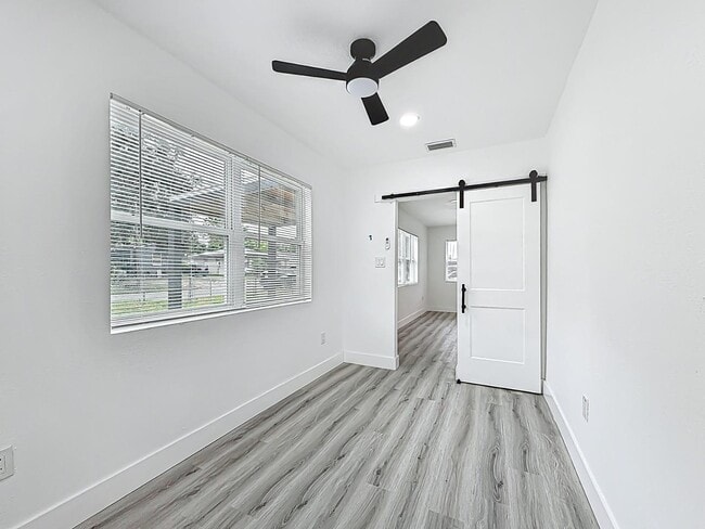 Building Photo - 303 W Valencia St