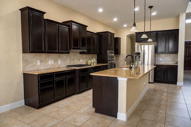 Building Photo - 25614 Somerset Meadows Ct