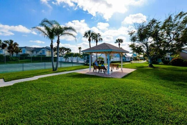 Building Photo - 4031 NE Breakwater Dr