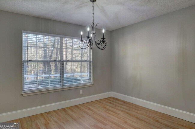 Building Photo - 601 Ridgefield Dr