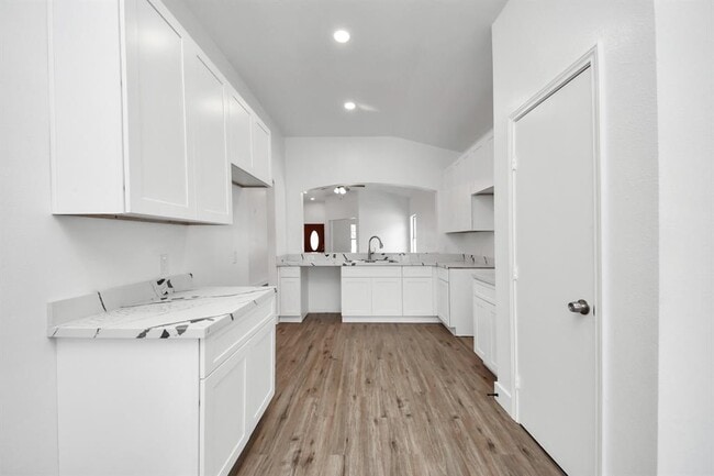 Building Photo - 23714 N Newport Bend