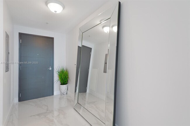 Building Photo - 17111 Biscayne Blvd