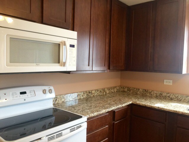kitchen - 5042 N Mango Ave