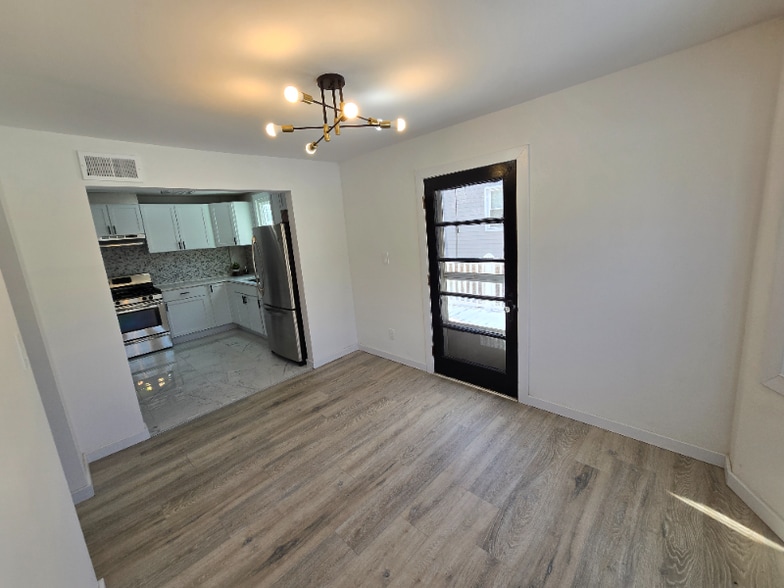 Building Photo - 20628 Alger St