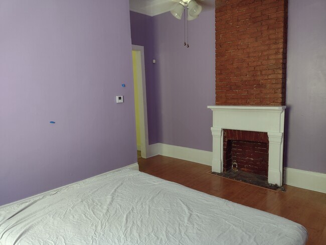 Building Photo - 912 Marigny St