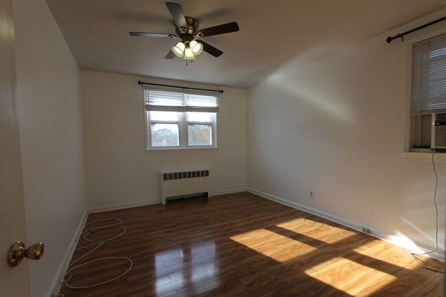 Building Photo - 6460 Ardleigh St