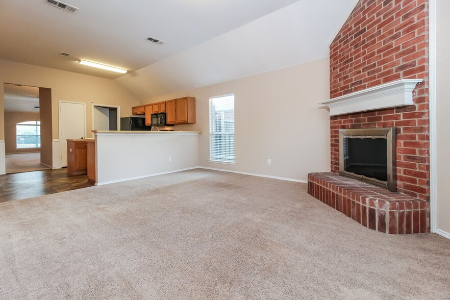 Building Photo - 310 Ohara