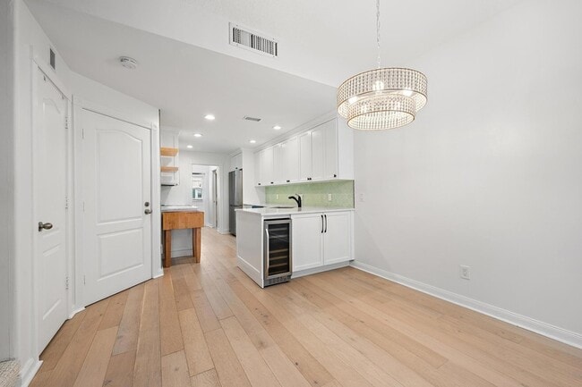 Building Photo - 136 Ashley Ct