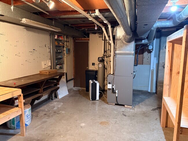 Building Photo - 5039 W Clayton Rd