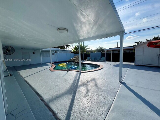 Building Photo - 12812 SW 20th St