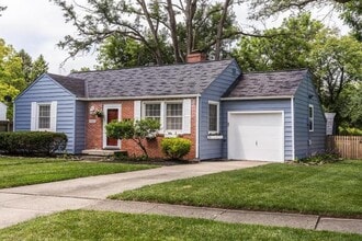 Building Photo - Worthington Colonial Hills with Attached Single Car Garage