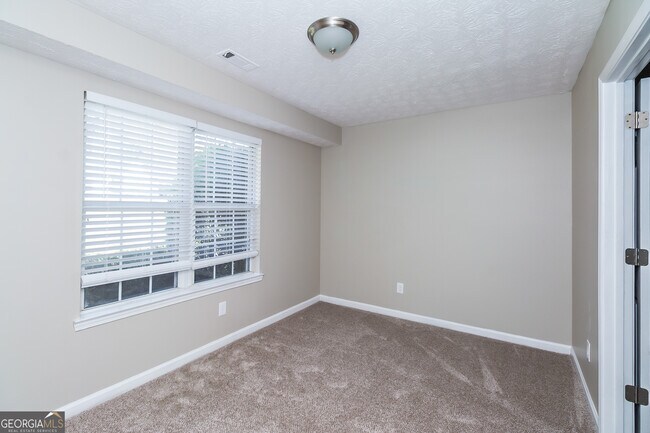 Building Photo - 5768 Pecan Grove
