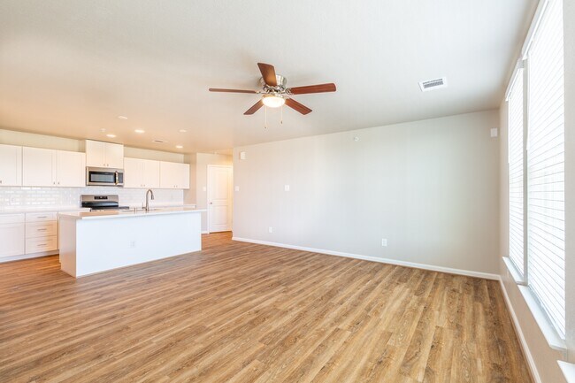 Building Photo - 231 Park Place Cir