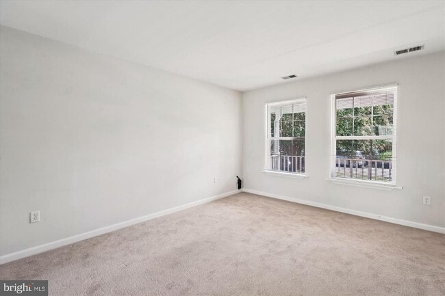 Building Photo - 1623 Chesapeake Ln
