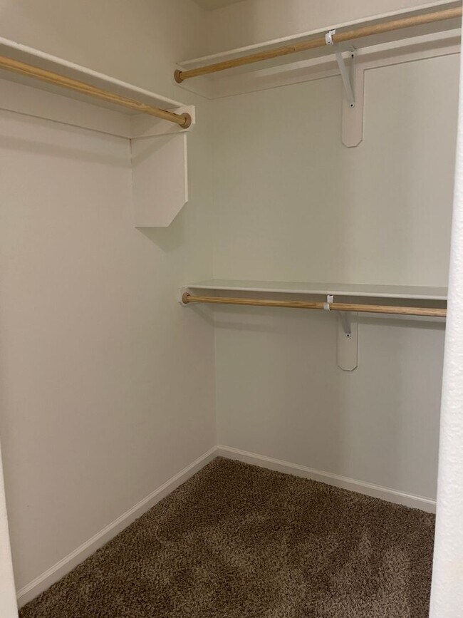 Building Photo - COMING SOON: 3BR/2BA Home in Nice Neighborhood in Webb City, MO.