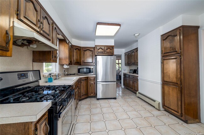 Building Photo - 138 N Forest Ave