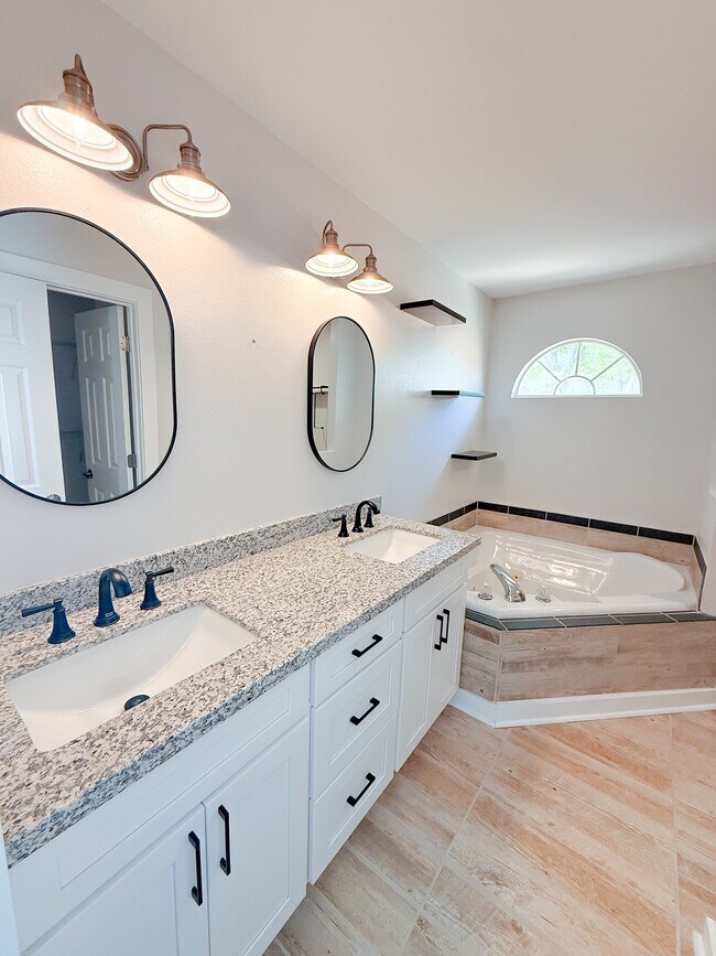 Building Photo - 161 Mirabelle Cir