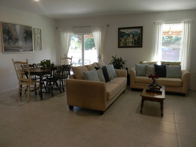 Building Photo - 1588 Ranger Rd SE