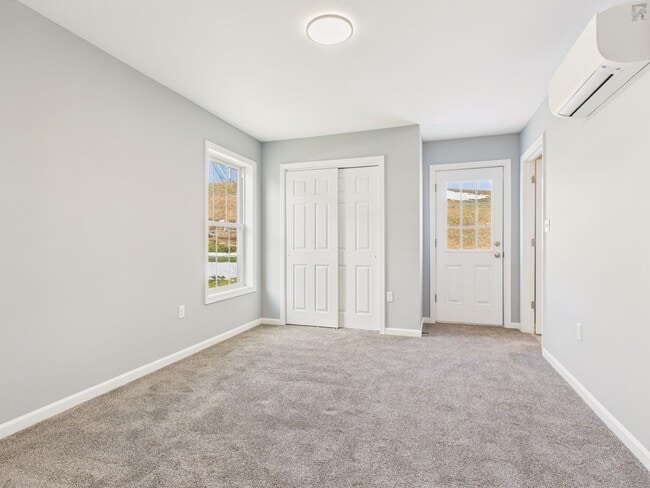 Building Photo - Beautiful Spacious Single Family in Blue Meadow Farms