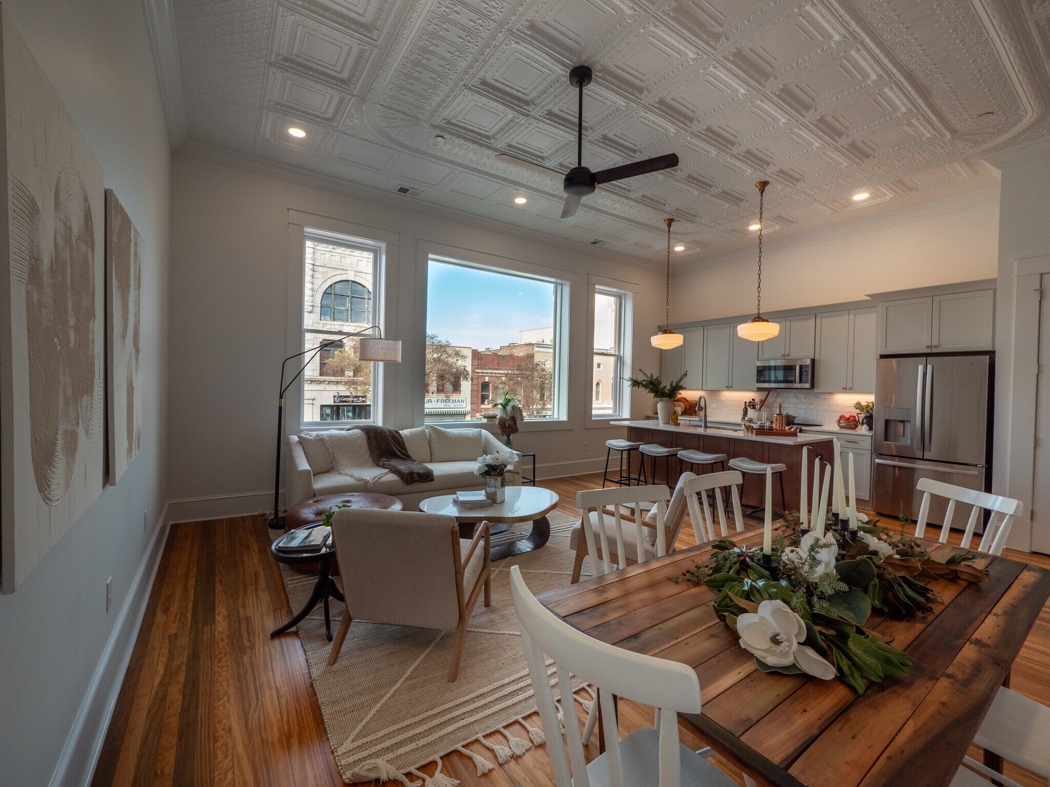 Building Photo - 121 N Main St