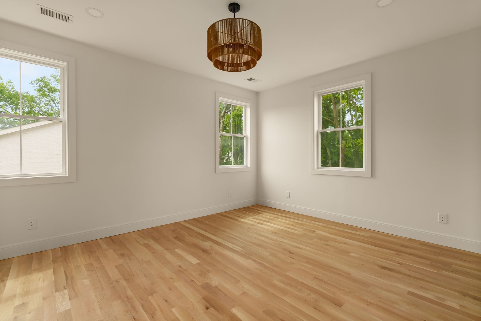 Building Photo - 1347 Pennock Ave