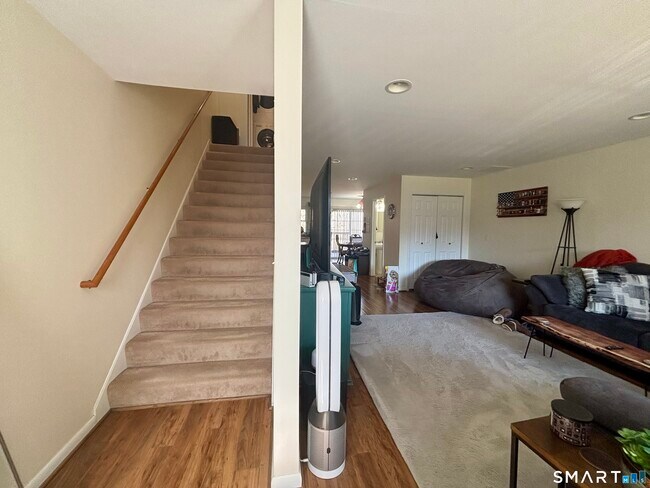 Building Photo - 14 Old Fitch Hill Rd