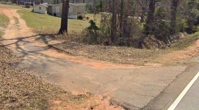 Houston Lake Road access - 101 Brantley Rd