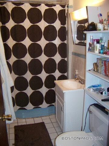 Building Photo - 21 Moraine St